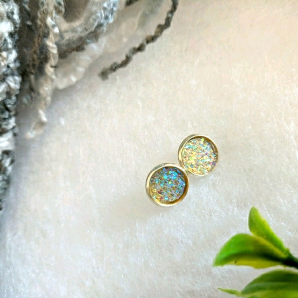 Golden Druzy stud earrings - Picture 3 of 4